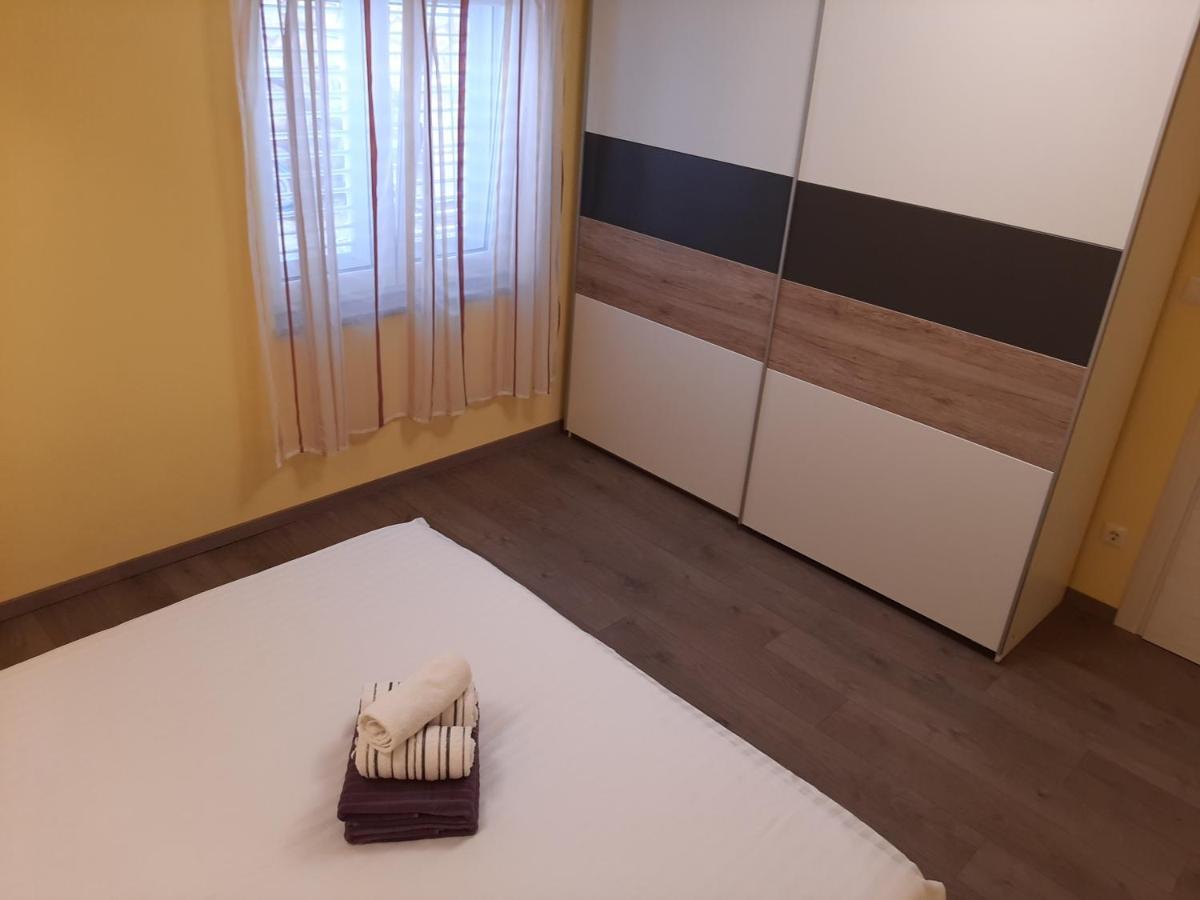 Apartments Pavelic Novi Vinodolski Exterior photo